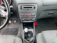 Alfa romeo - 2005 - 147 - personenauto - afbeelding 16 van  18