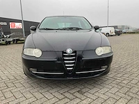 Alfa romeo - 2005 - 147 - personenauto - afbeelding 6 van  18