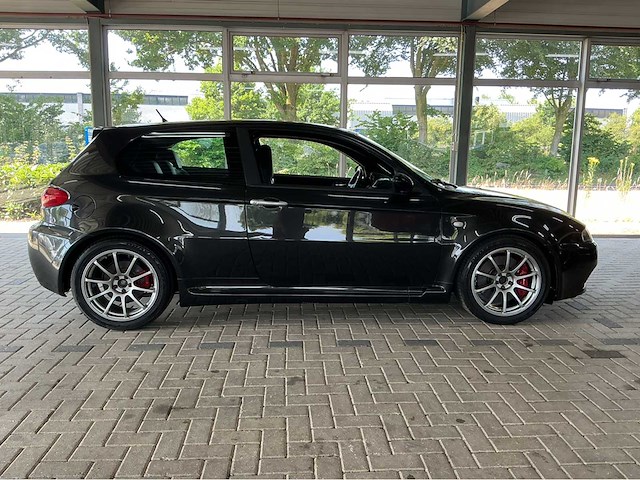 Alfa romeo - 2006 - 147 - gta - personenauto - afbeelding 24 van  28