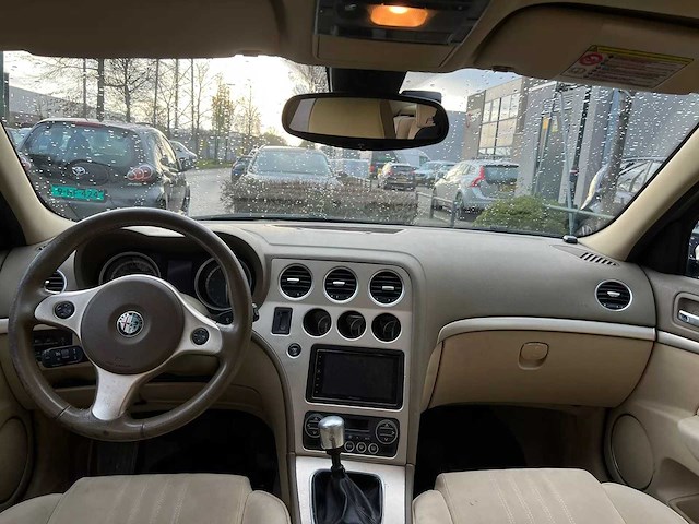 Alfa romeo - 2006 - 159 - 1.9 jts distinctive - 63-tg-hd - afbeelding 8 van  10