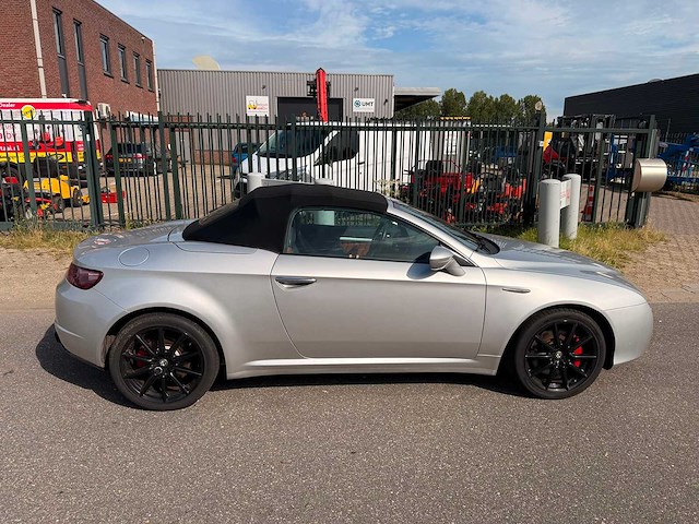 Alfa romeo - 2008 - spider - 3.2 jts q4 exclusive - personenauto - afbeelding 2 van  24