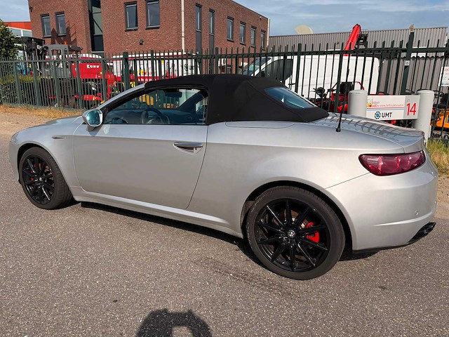 Alfa romeo - 2008 - spider - 3.2 jts q4 exclusive - personenauto - afbeelding 18 van  24