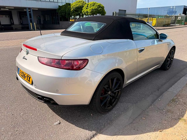 Alfa romeo - 2008 - spider - 3.2 jts q4 exclusive - personenauto - afbeelding 23 van  24