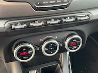 Alfa romeo - 2011 - giulietta - 1.4 turbo distinctive - personenauto - afbeelding 2 van  16