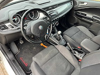 Alfa romeo - 2011 - giulietta - 1.4 turbo distinctive - personenauto - afbeelding 10 van  16