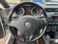 Alfa romeo - 2011 - giulietta - 1.4 turbo distinctive - personenauto - afbeelding 15 van  16