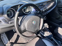 Alfa romeo - 2013 - giulietta - 1.4 t bns exec - personenauto - afbeelding 13 van  14