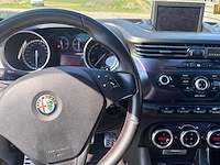 Alfa romeo - 2013 - giulietta - 1.4 t bns exec - personenauto - afbeelding 2 van  30