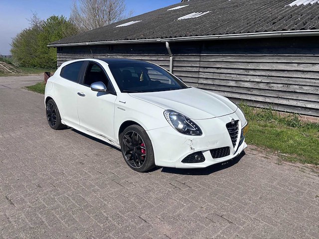 Alfa romeo - 2013 - giulietta - 1.4 t bns exec - personenauto - afbeelding 20 van  30