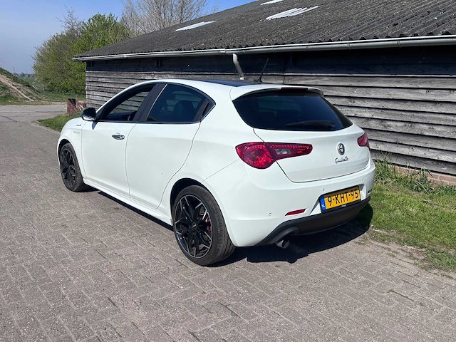 Alfa romeo - 2013 - giulietta - 1.4 t bns exec - personenauto - afbeelding 23 van  30