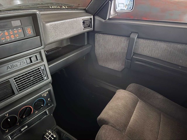 Alfa romeo - 75 - turbo america - oldtimer - afbeelding 2 van  14