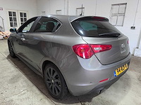 Alfa romeo - giulietta - 1.4 t distinctive - 94-rzf-8- 2011 - afbeelding 9 van  16