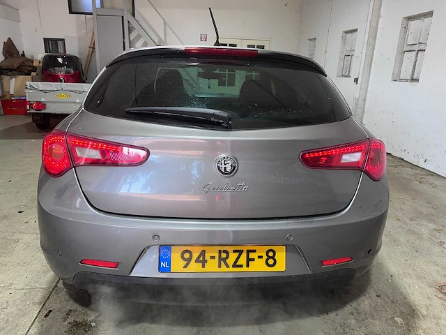 Alfa romeo - giulietta - 1.4 t distinctive - 94-rzf-8- 2011 - afbeelding 16 van  16