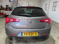 Alfa romeo - giulietta - 1.4 t distinctive - 94-rzf-8- 2011 - afbeelding 16 van  16