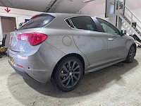 Alfa romeo - giulietta - 1.4 t distinctive - 94-rzf-8- 2011 - afbeelding 11 van  16