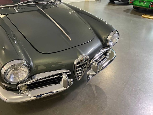 Alfa romeo - giulietta spider - cabriolet - oldtimer - afbeelding 8 van  55