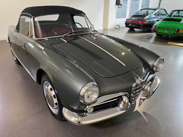 Alfa romeo - giulietta spider - cabriolet - oldtimer - afbeelding 34 van  55