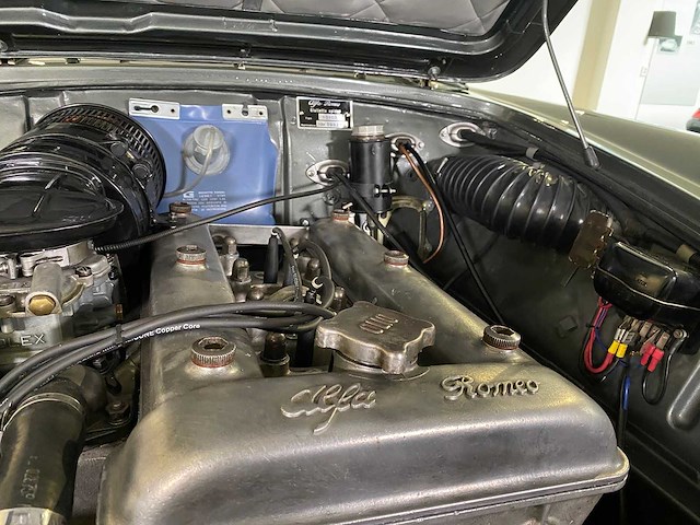 Alfa romeo - giulietta spider - cabriolet - oldtimer - afbeelding 45 van  55