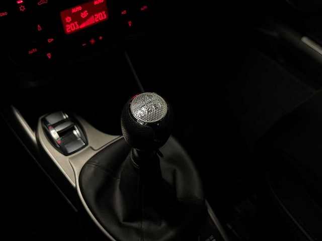 Alfa romeo - mito - 0.9 twinair distinct - car - 2014 8-tfj-32 iaw - afbeelding 19 van  22
