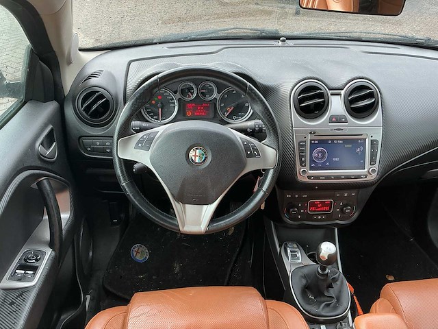 Alfa romeo - mito - 1.3 jtdm eco dist. - 21-tjg-8 - afbeelding 4 van  16
