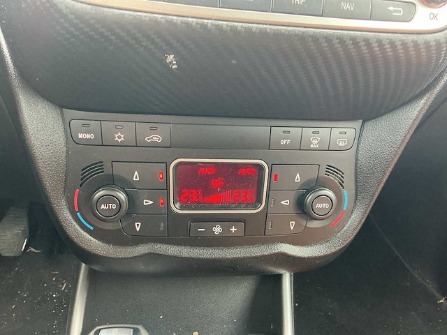 Alfa romeo - mito - 1.3 jtdm eco dist. - 21-tjg-8 - afbeelding 6 van  16