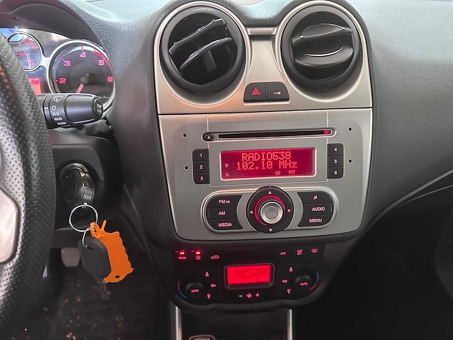 Alfa romeo - mito - 1.3 jtdm eco essent. - 30-rfr-5- 2011 - afbeelding 2 van  19