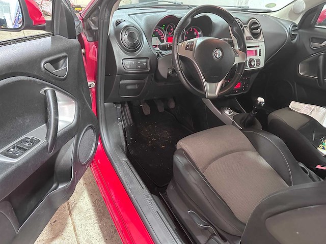 Alfa romeo - mito - 1.3 jtdm eco essent. - 30-rfr-5- 2011 - afbeelding 17 van  19