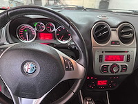 Alfa romeo - mito - 1.3 jtdm eco essent. - 30-rfr-5- 2011 - afbeelding 18 van  19