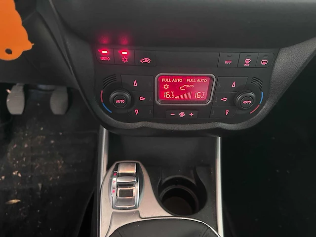 Alfa romeo - mito - 1.3 jtdm eco essent. - 30-rfr-5- 2011 - afbeelding 5 van  19
