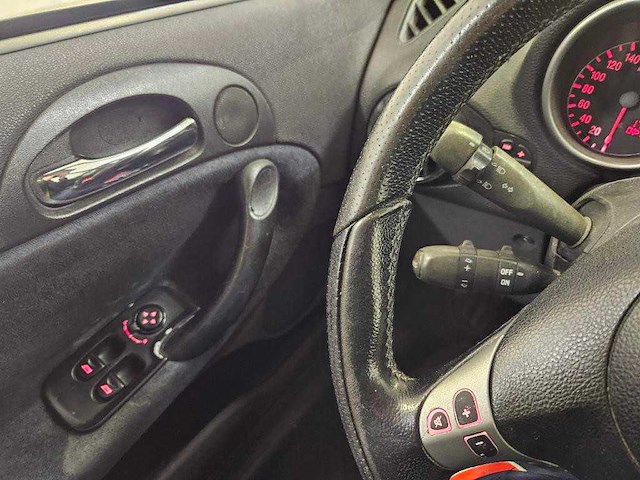 Alfa romeo 147 1.6 ts edizione limitata 2003 | 77-lz-pt - afbeelding 9 van  26