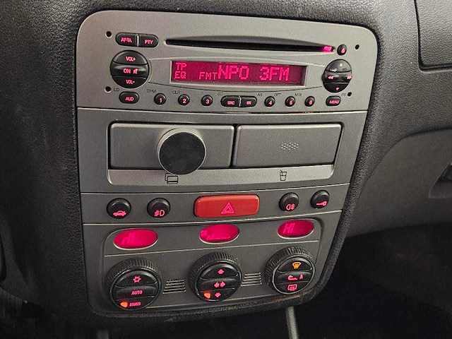 Alfa romeo 147 1.6 ts edizione limitata 2003 | 77-lz-pt - afbeelding 10 van  26