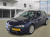 Alfa romeo 147 1.6 t.spark veloce business, 98-xr-vl - afbeelding 1 van  5