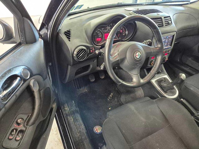 Alfa romeo 147 1.6 t.spark veloce business, 98-xr-vl - afbeelding 5 van  5