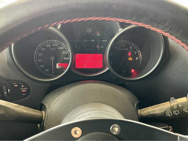 Alfa romeo 147 gta | 3.2 liter busso v6 | 250 pk | 2003 | youngtimer | handgeschakeld | 3 deurs | voorwielaandrijving | btw auto - afbeelding 4 van  34