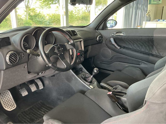Alfa romeo 147 gta | 3.2 liter busso v6 | 250 pk | 2003 | youngtimer | handgeschakeld | 3 deurs | voorwielaandrijving | btw auto - afbeelding 5 van  34
