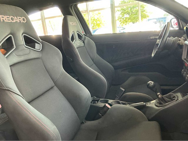 Alfa romeo 147 gta | 3.2 liter busso v6 | 250 pk | 2003 | youngtimer | handgeschakeld | 3 deurs | voorwielaandrijving | btw auto - afbeelding 8 van  34