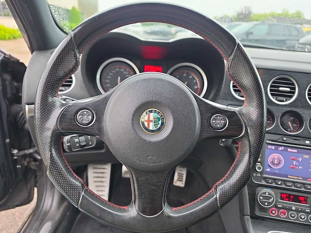 Alfa romeo 159 sportwagon 1.7 t distinctive 2013 | 20-zxb-6 - afbeelding 1 van  28