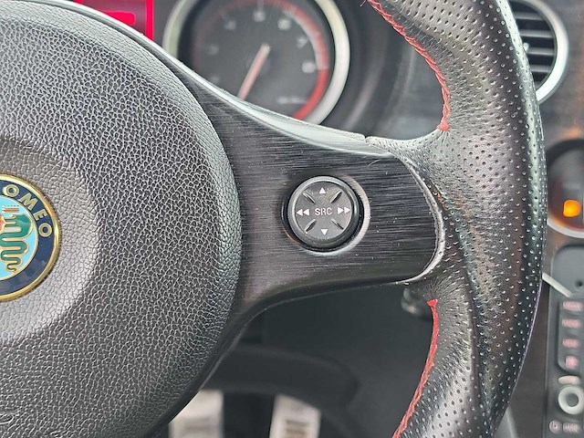 Alfa romeo 159 sportwagon 1.7 t distinctive 2013 | 20-zxb-6 - afbeelding 16 van  28