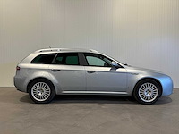 Alfa romeo 159 sportwagon 2.4 jtd elegante q4 l-786-vt - afbeelding 17 van  20