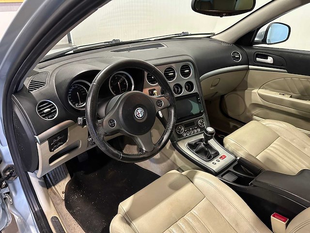 Alfa romeo 159 sportwagon 2.4 jtd elegante q4 l-786-vt - afbeelding 20 van  20