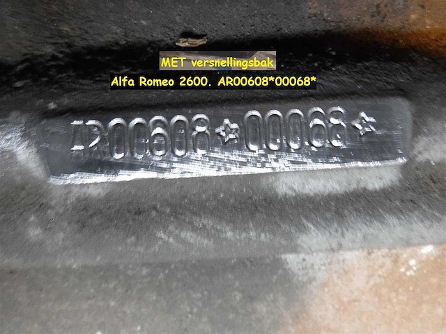 Alfa romeo 2600 engine & gearbox | original six-cylinder drivetrain - afbeelding 4 van  4