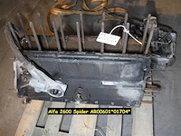 Alfa romeo 2600 spider six-cylinder engine | original italian classic engine - afbeelding 2 van  4