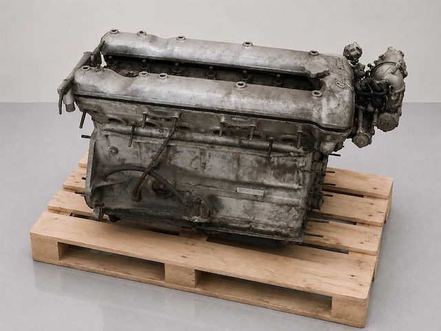 Alfa romeo 2600 spider six-cylinder engine | original italian classic engine - afbeelding 1 van  4