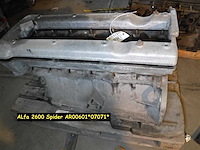 Alfa romeo 2600 spider six-cylinder engine | original italian classic engine - afbeelding 3 van  4