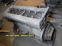 Alfa romeo 2600 spider six-cylinder engine | original italian classic engine - afbeelding 4 van  5