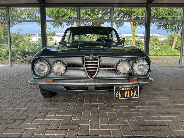Alfa romeo 2600 sprint | 2.6 | 1964 | 145 pk | youngtimer - afbeelding 9 van  21