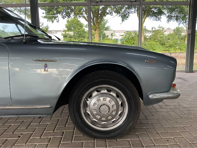 Alfa romeo 2600 sprint | 2.6 | 1964 | 145 pk | youngtimer - afbeelding 18 van  21
