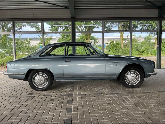 Alfa romeo 2600 sprint | 2.6 | 1964 | 145 pk | youngtimer - afbeelding 24 van  26