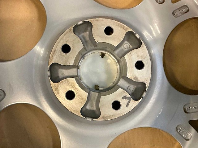 Alfa romeo 7,5jx17h2 velg - afbeelding 3 van  3