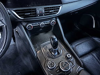 Alfa romeo giulia 2.0 280pk 2018 - afbeelding 9 van  19